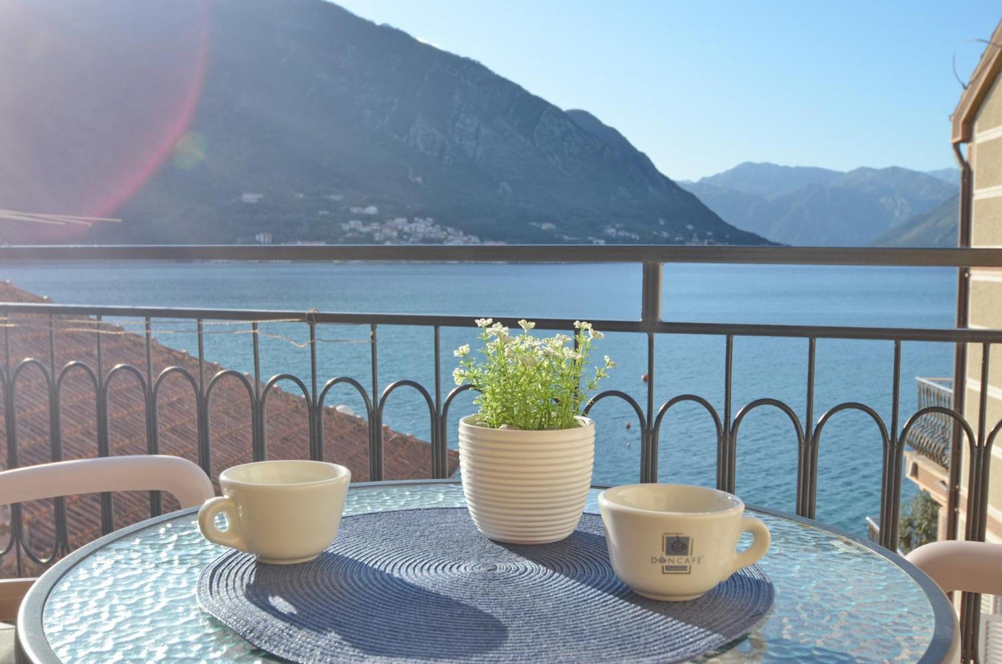 Apartment The Sea Coast Kotor Eksteriør billede