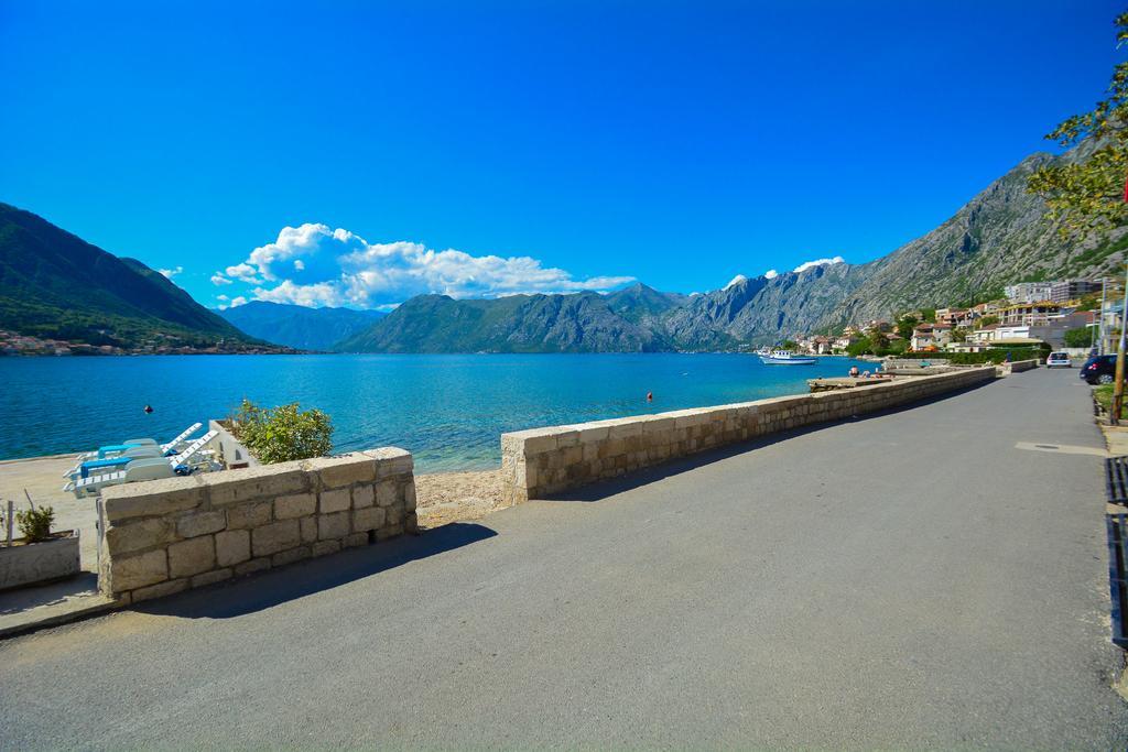 Apartment The Sea Coast Kotor Eksteriør billede